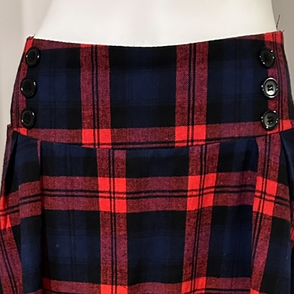 Red, blue and black plaid modern skirt. - Picture 2 of 8